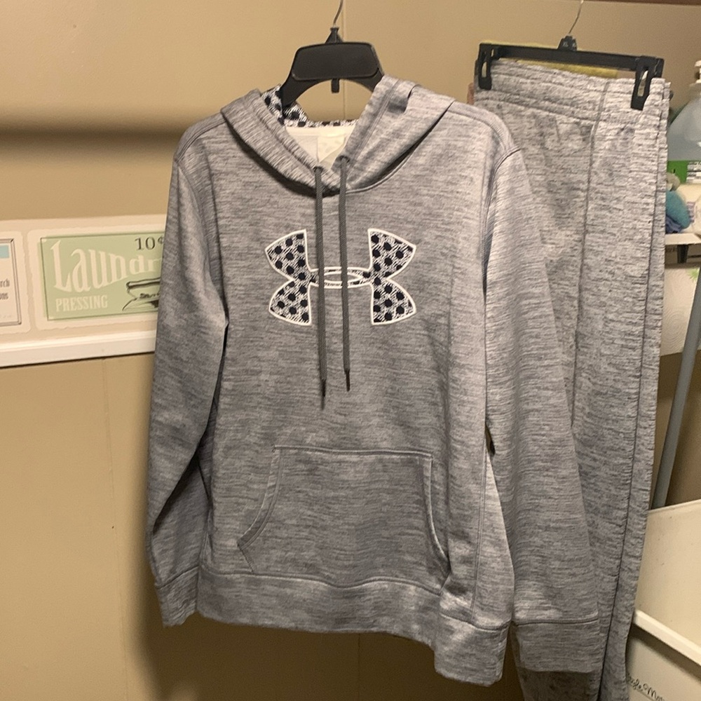 Women’s 2-Piece Under Armour Hoodie and Pants, Size L